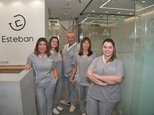 CLINICA DENTAL ESTEBAN